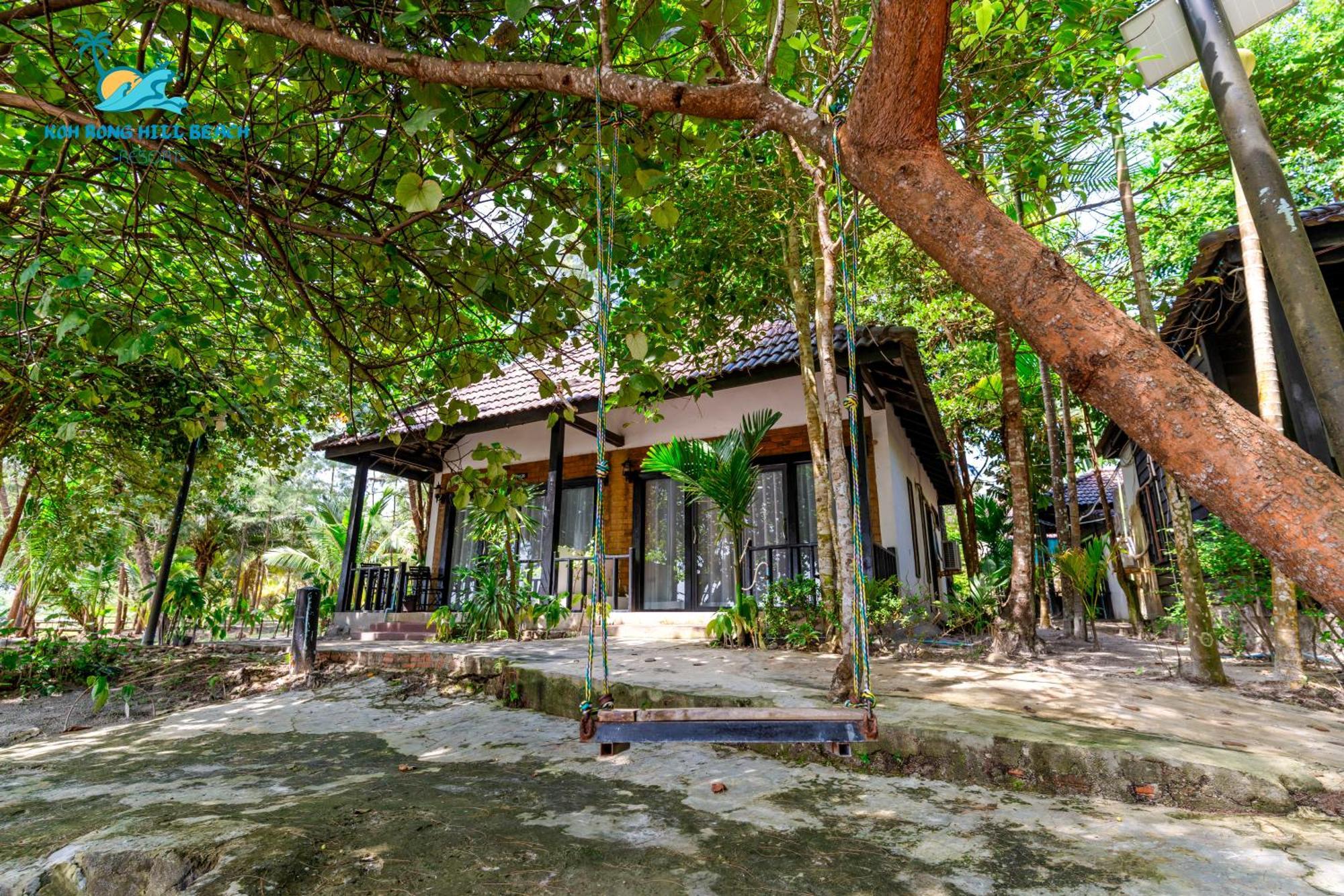 Koh Rong Hill Beach Resort Derm Tkov Village Exterior photo